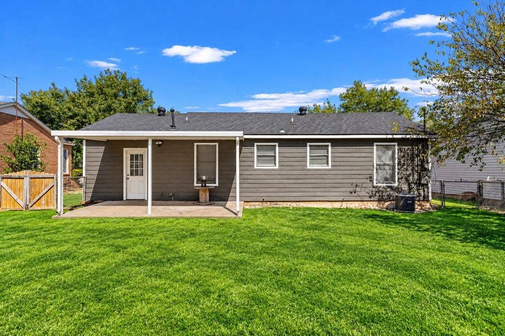 905 S Tyler, McGregor, TX 76657 Yard enhanced by AI