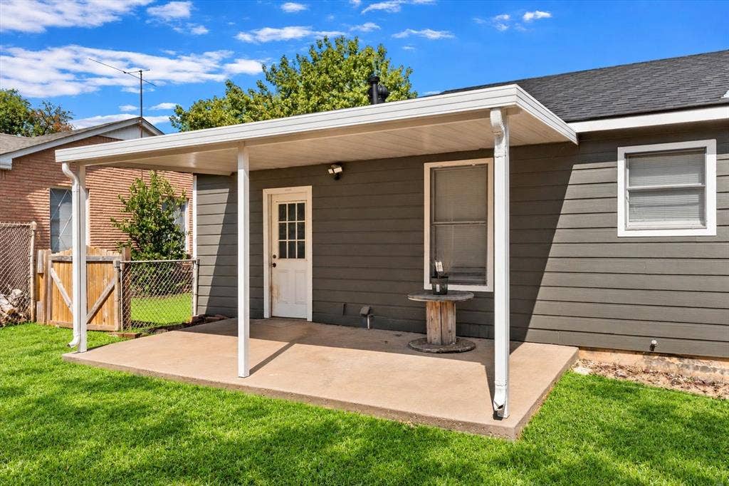 905 S Tyler, McGregor, TX 76657 Yard enhanced by AI