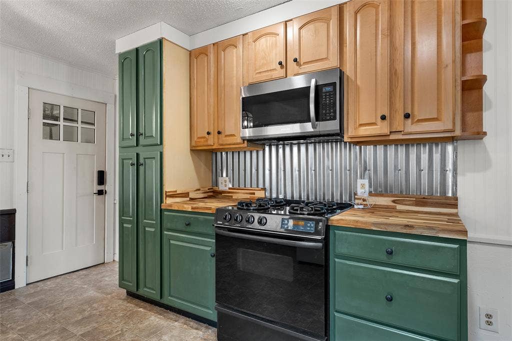 905 S Tyler, McGregor, TX 76657 905 S Tyler, McGregor, TX 76657