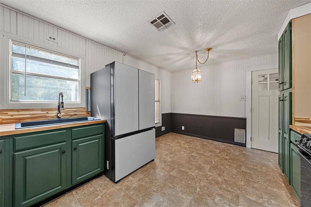 905 S Tyler, McGregor, TX 76657 905 S Tyler, McGregor, TX 76657