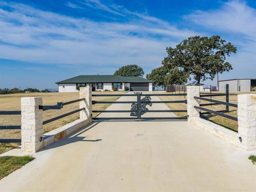 Property photo for 3914 Alamo Road, Bowie, TX