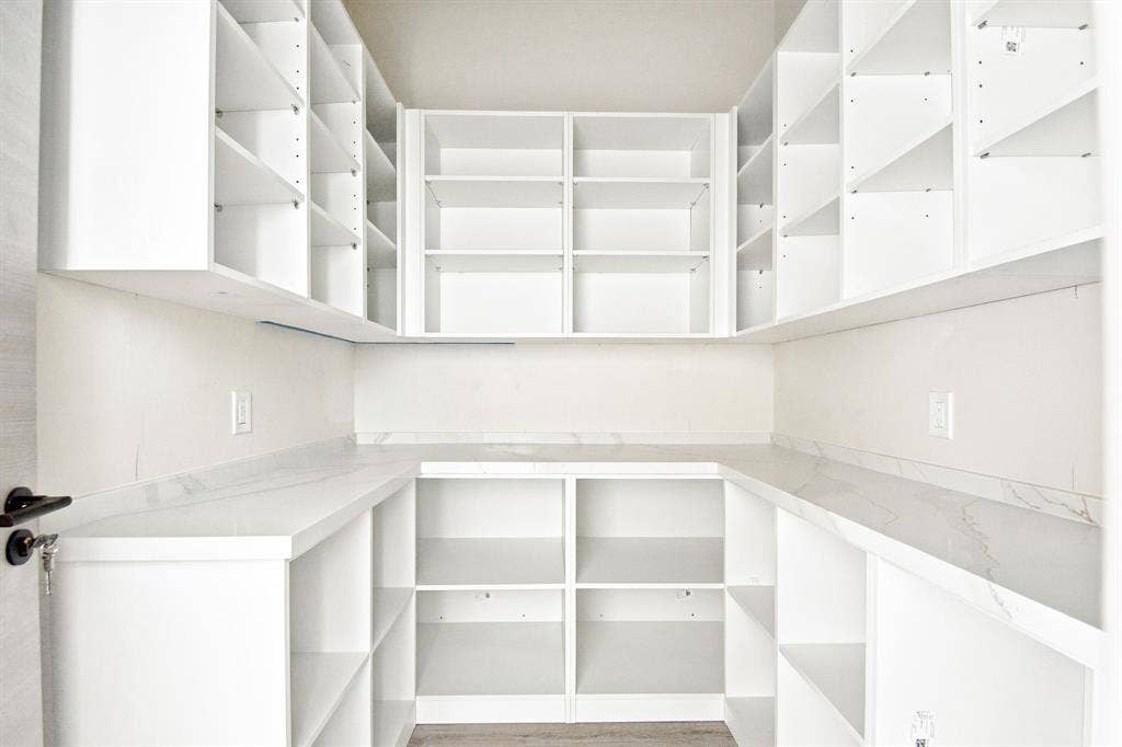 4909 Elysian Street, #D, Houston, TX 77009 Pantry