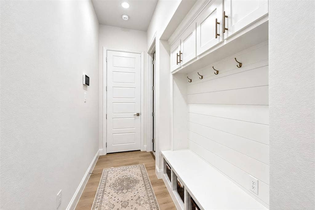 1708 Breezy Brook Lane, Argyle, TX 76226 Mud Room/Drop Zone