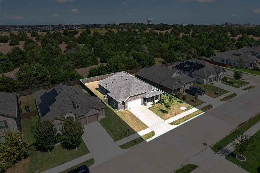 Property photo for 2292 High Plain Lane, Waxahachie, TX