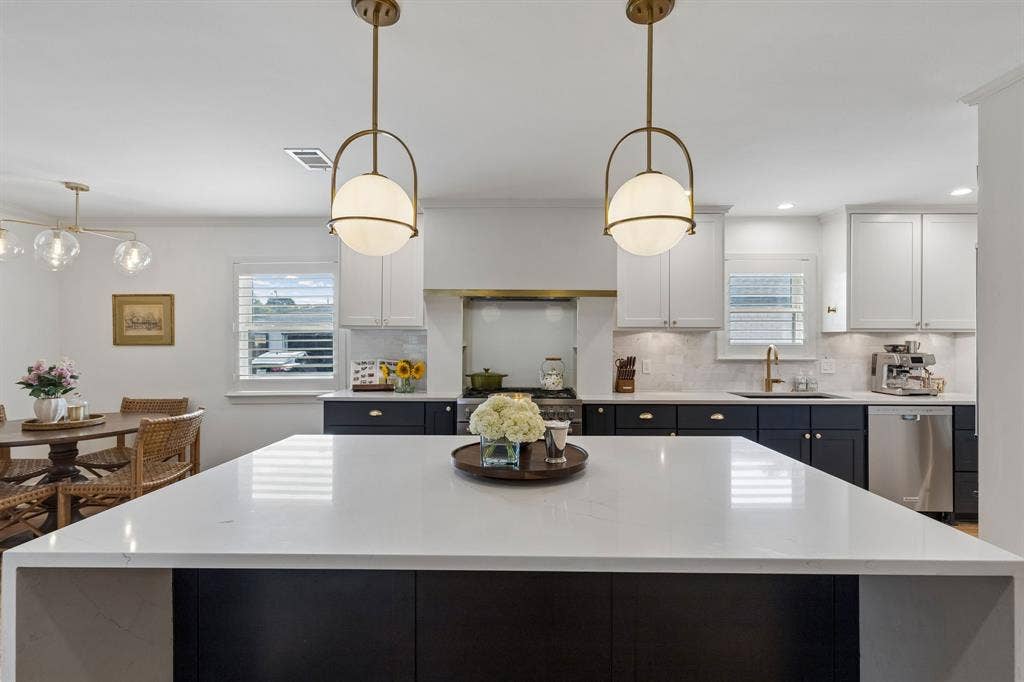 6120 Berwyn Lane, Dallas, TX 75214 6120 Berwyn Lane, Dallas, TX 75214