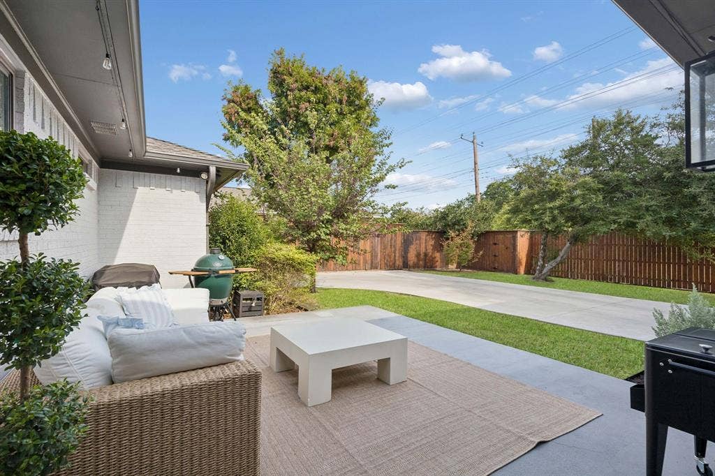 6120 Berwyn Lane, Dallas, TX 75214 6120 Berwyn Lane, Dallas, TX 75214