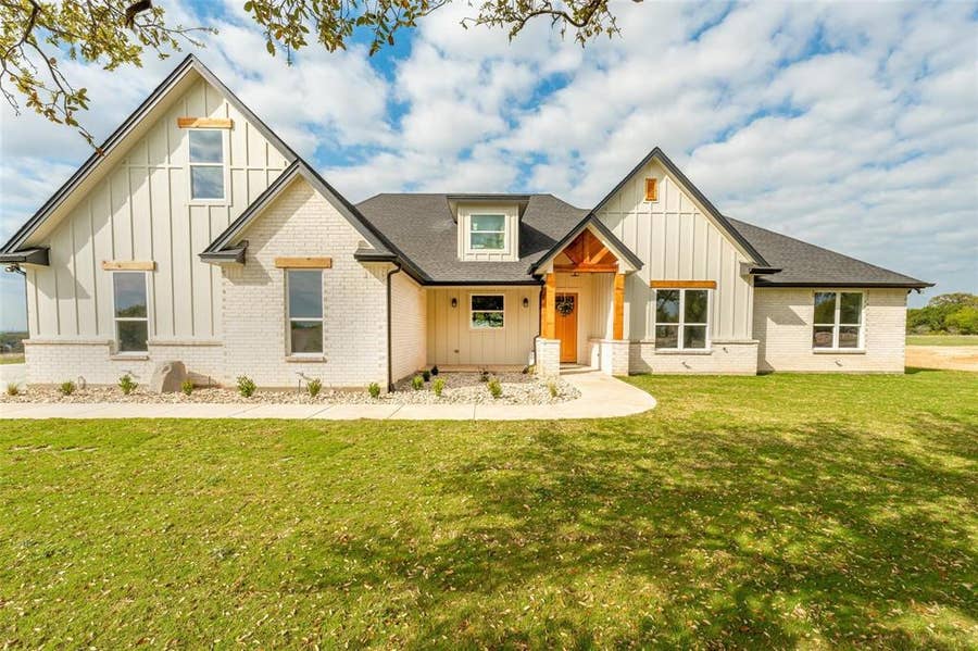 Property photo for 161 Helton Drive, Granbury, TX