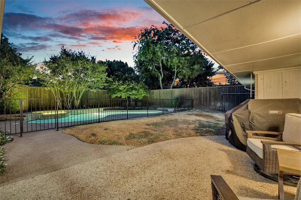 4137 Candlenut Lane, Dallas, TX 75244 Fabulous covered patio!