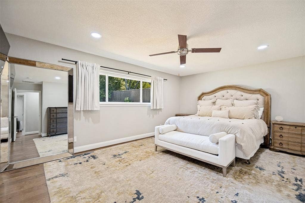 4137 Candlenut Lane, Dallas, TX 75244 Primary bedroom
