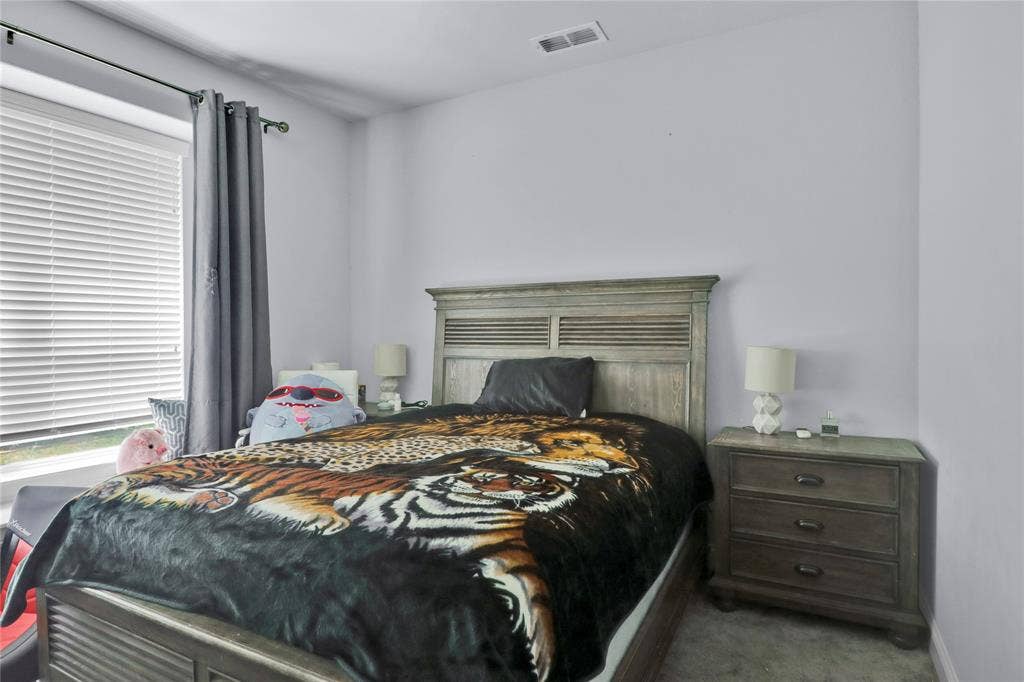 Secondary bedroom