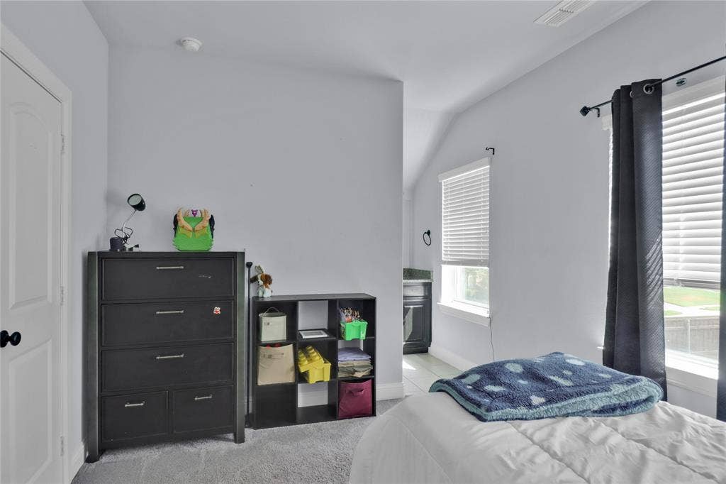 Secondary bedroom