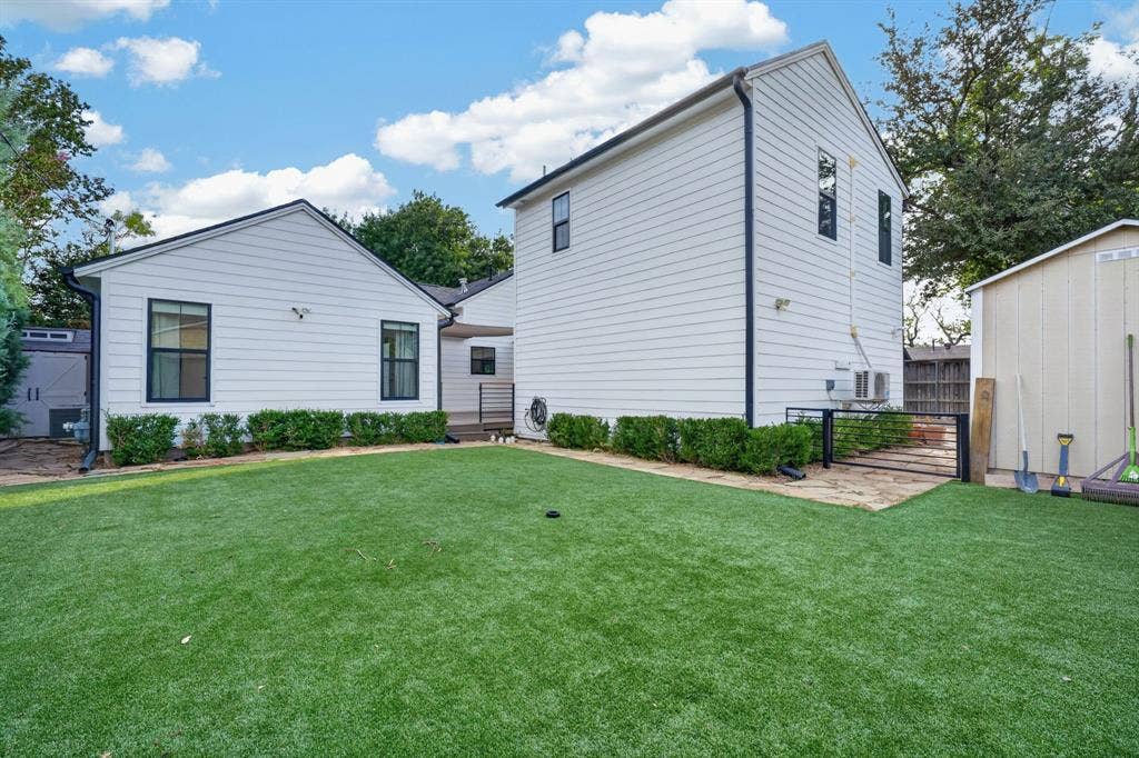 3911 Highgrove Drive, Dallas, TX 75220 3911 Highgrove Drive, Dallas, TX 75220