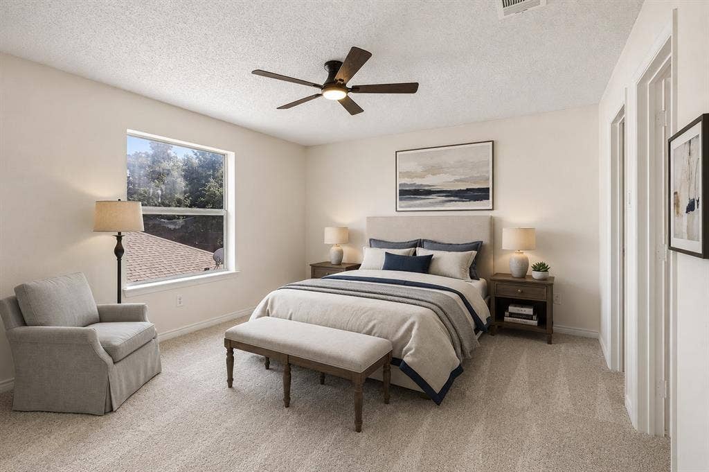 8121 Skyridge Drive, Plano, TX 75025 Private upstairs ensuite bedroom offers exceptional flexibility as a guest retreat or second primary suite. *Virtually Staged*