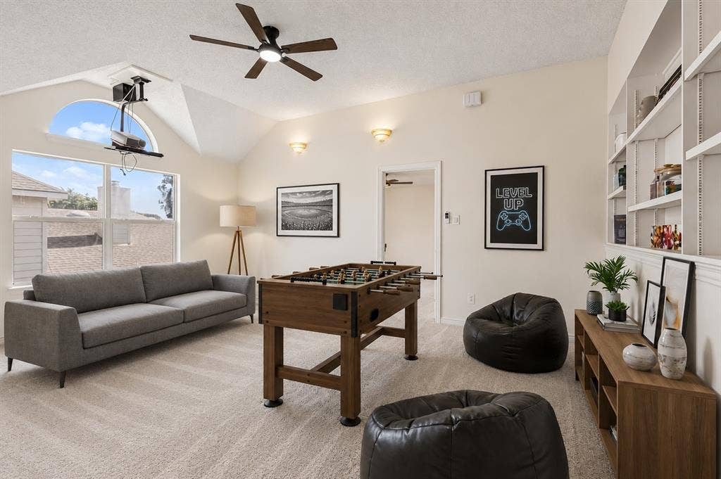 8121 Skyridge Drive, Plano, TX 75025 Spacious upstairs game room creates a flexible second living area for movies, gaming, hobbies or relaxation. *Virtually Staged*