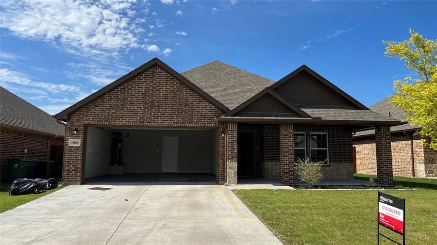 Property photo for 1004 Hardaway Drive, Greenville, TX