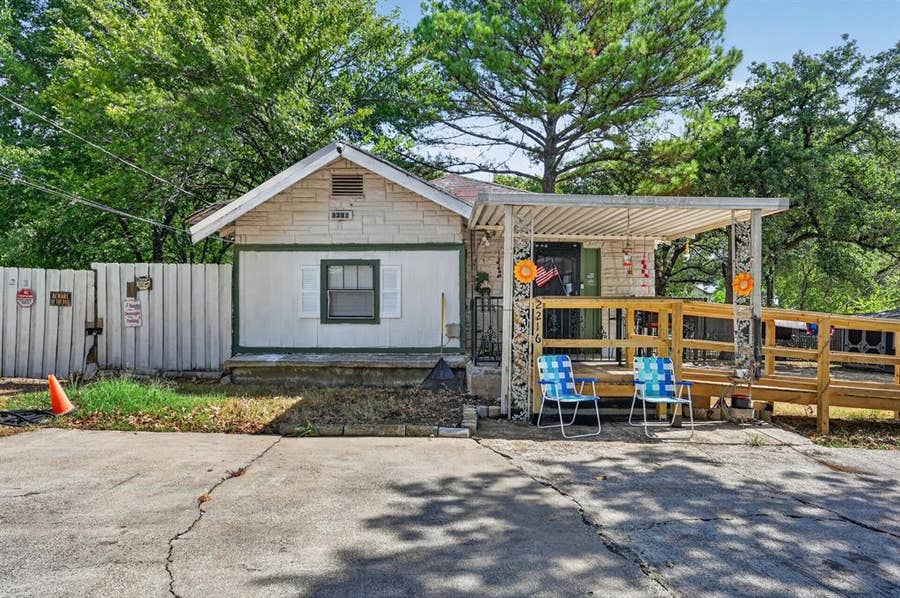 Property photo for 2216 Suewood Lane, Dallas, TX