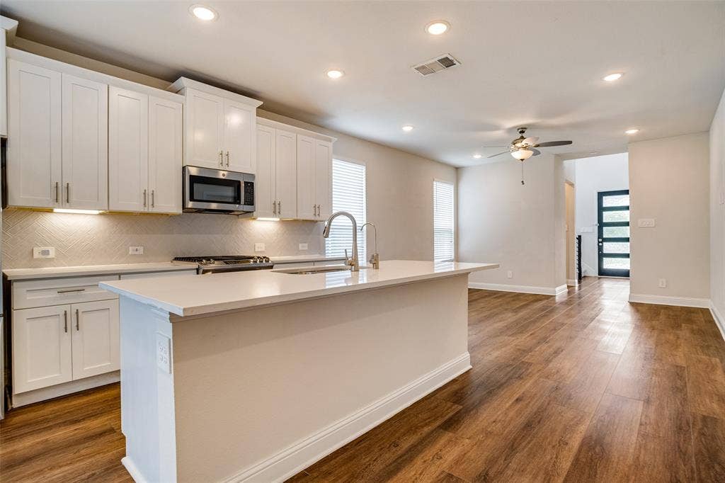 10950 Downy Cup Drive, Frisco, TX 75035 10950 Downy Cup Drive, Frisco, TX 75035