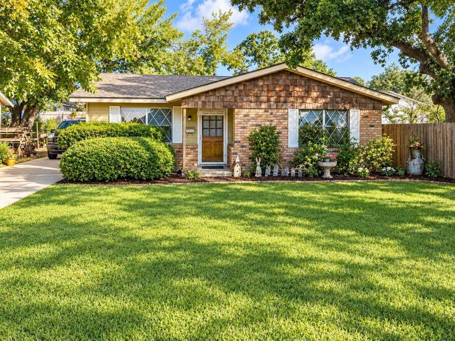 Property photo for 120 & 118 Woodland Avenue, Corsicana, TX