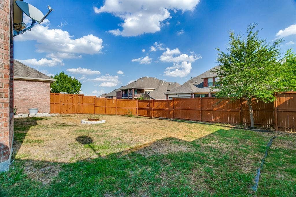 1224 Willowdale Lane, Irving, TX 75063