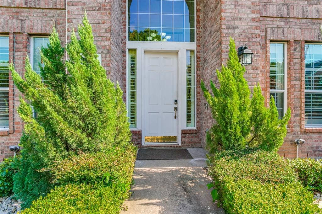 1224 Willowdale Lane, Irving, TX 75063