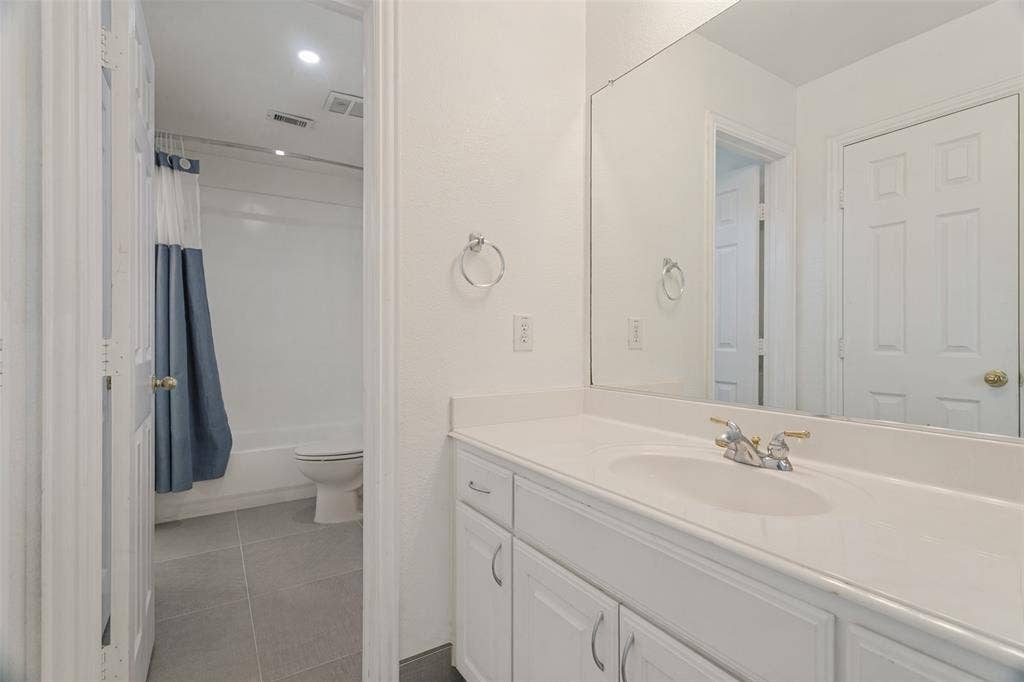 1224 Willowdale Lane, Irving, TX 75063