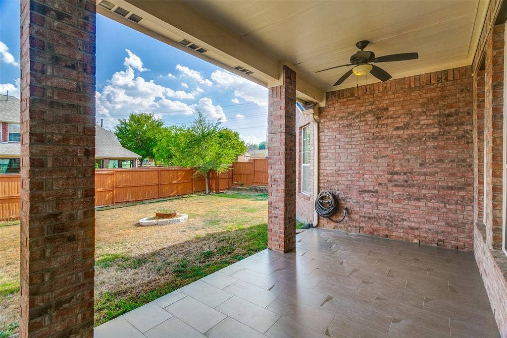 1224 Willowdale Lane, Irving, TX 75063
