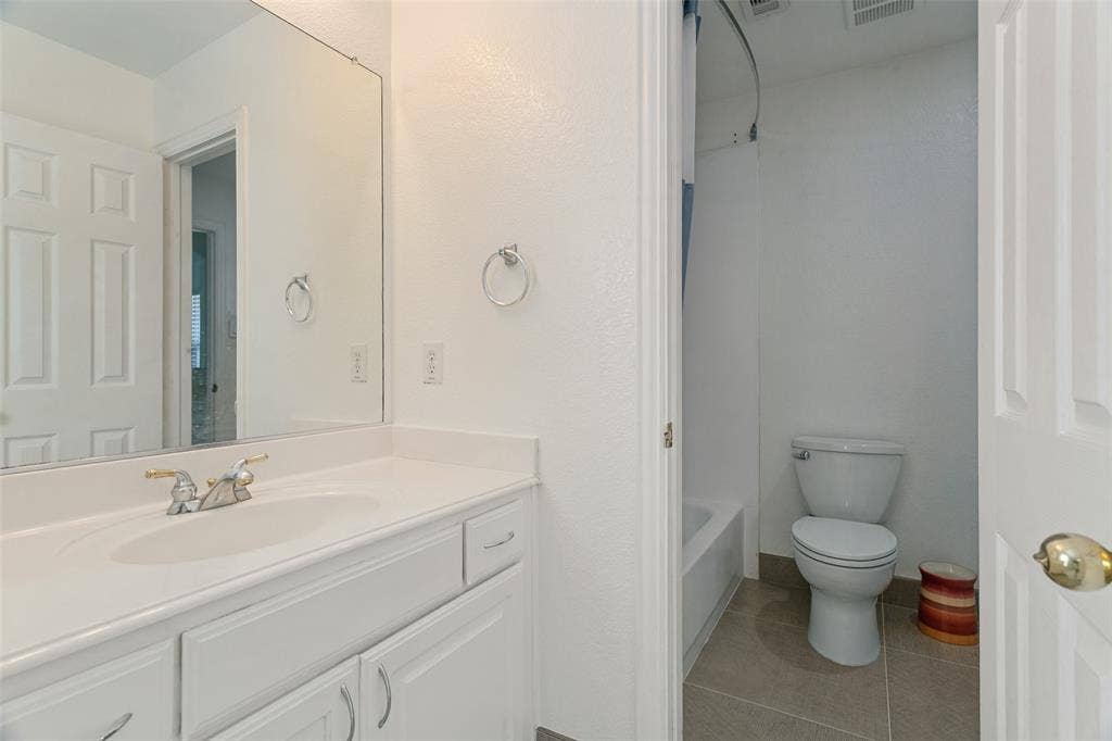 1224 Willowdale Lane, Irving, TX 75063