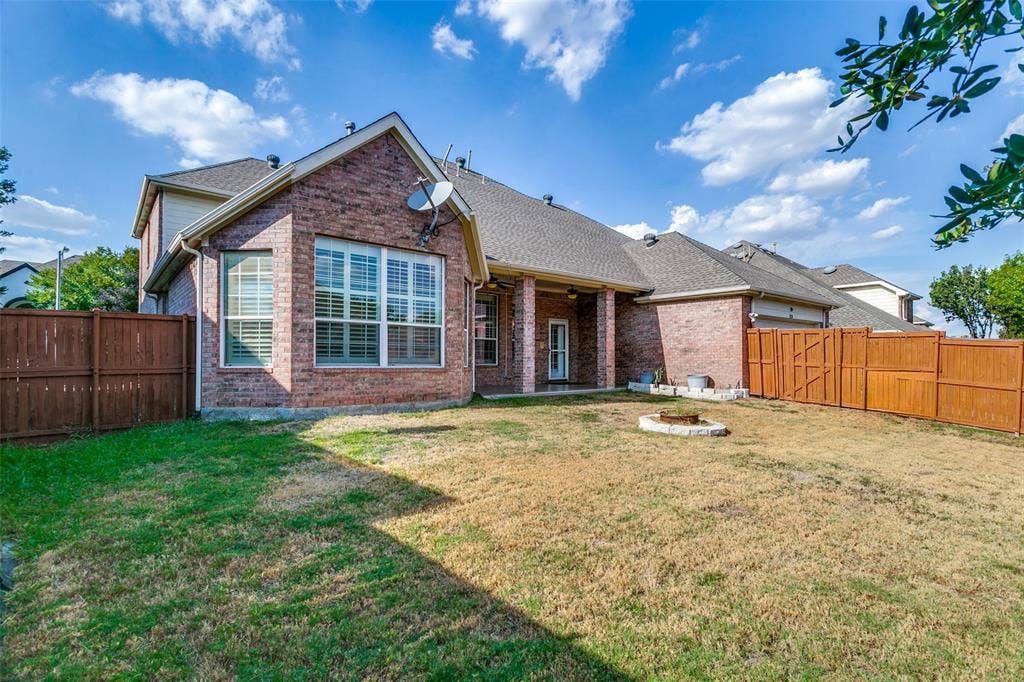 1224 Willowdale Lane, Irving, TX 75063