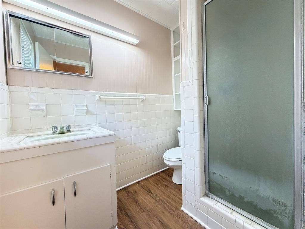 111 E Dawn Drive, Robinson, TX 76706 Bathroom 2