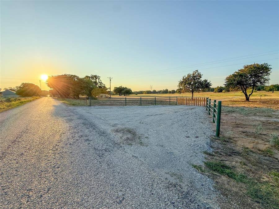 Property photo for 455 County Rd 1650, Chico, TX