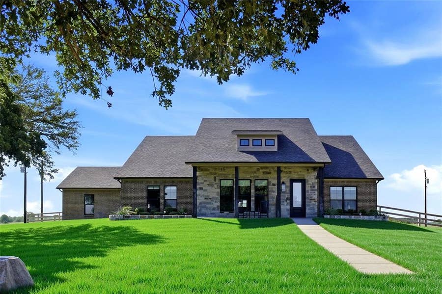 Property photo for 345 County Road 1180, Decatur, TX