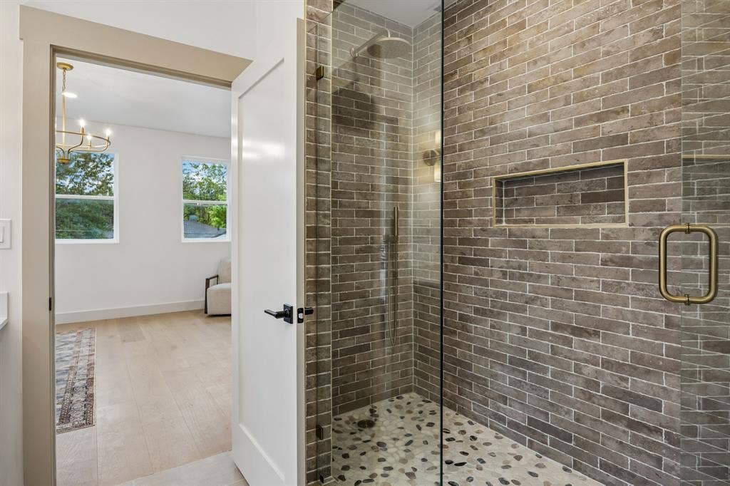 3027 Brooklyndell Avenue, Dallas, TX 75211 Frameless glass oversized shower