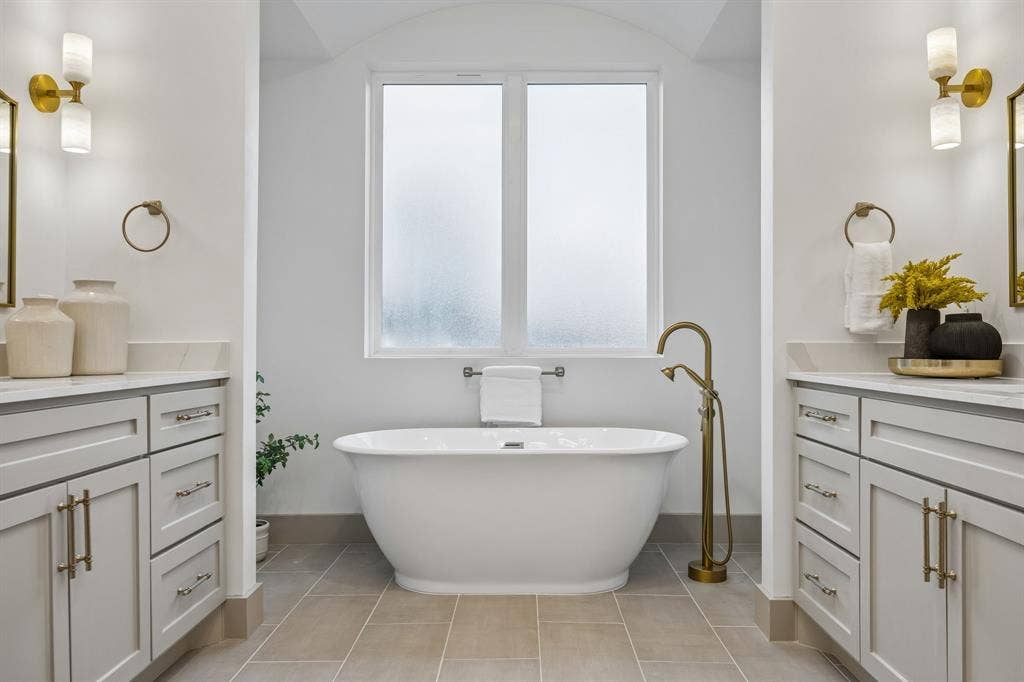 3027 Brooklyndell Avenue, Dallas, TX 75211 Freestanding tub is just waiting for you to soak the stress away!