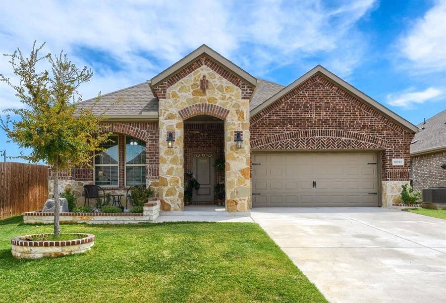 Property photo for 10922 Autry Ridge Lane, Aubrey, TX