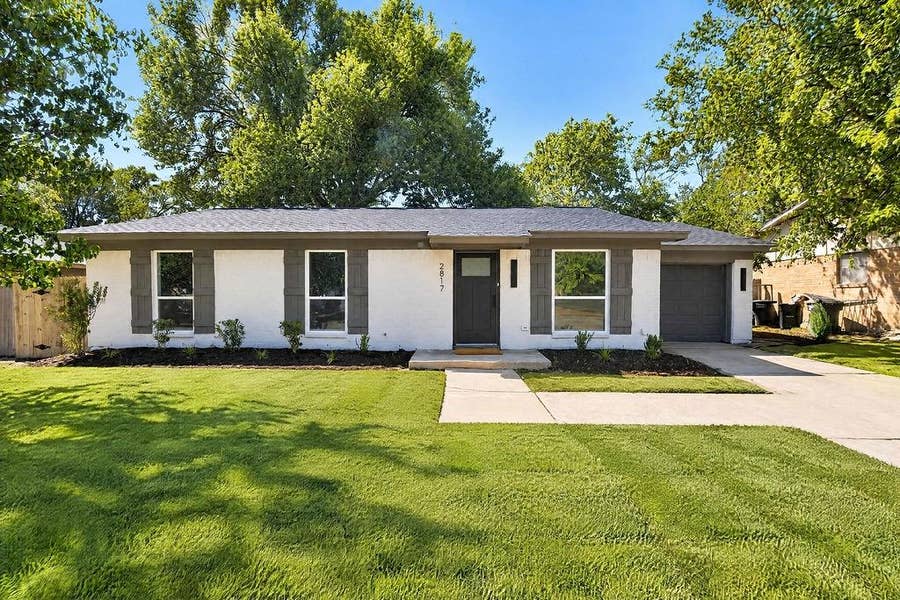 Property photo for 2817 Ladona Drive, Fort Worth, TX