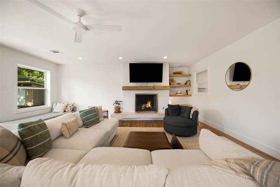Property photo for 11207 Sinclair Avenue, Dallas, TX
