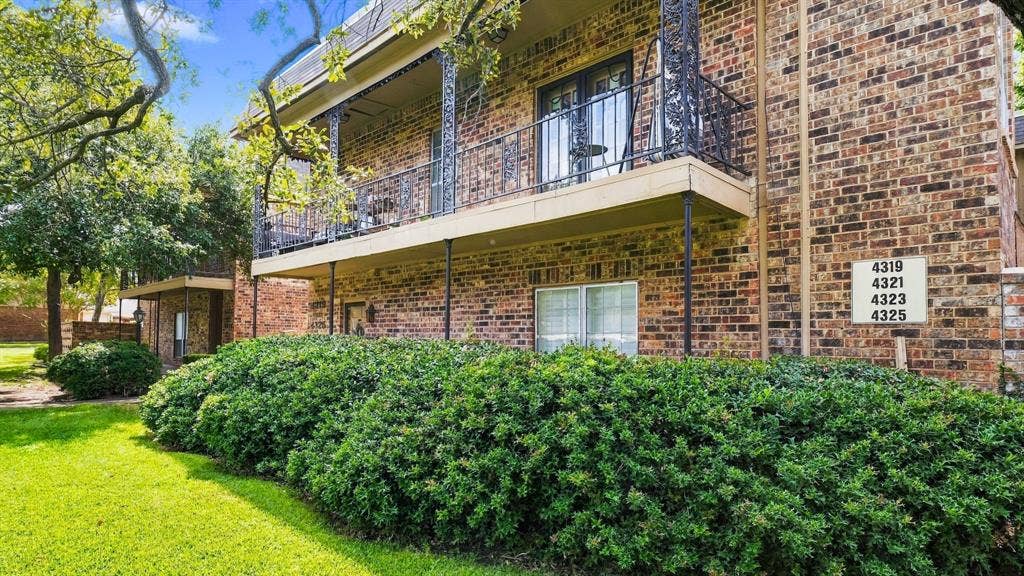 4325 Bellaire Drive S, Fort Worth, TX 76109 from Bellaire address on right side front of building