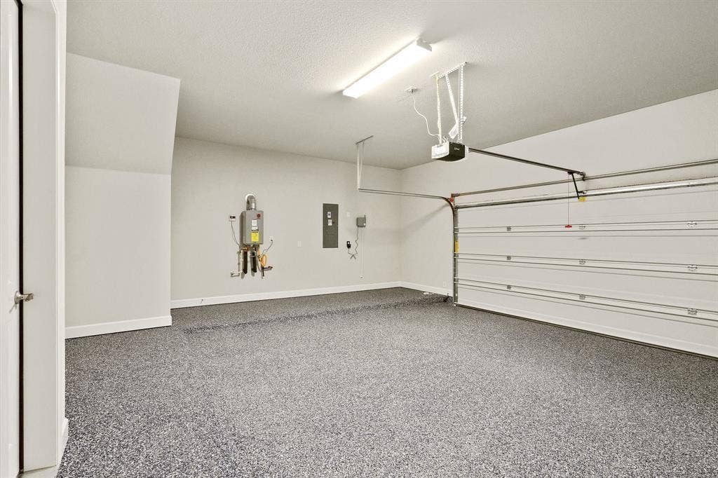 6305 Smithwick, McKinney, TX 75070 2.5 car garage