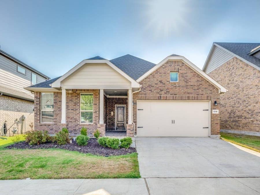 Property photo for 1316 Millerbird Way, Argyle, TX