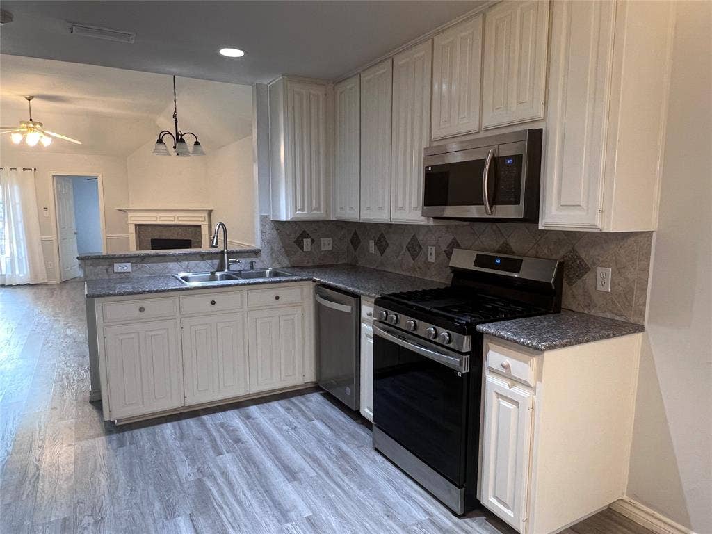 8113 Case Drive, Plano, TX 75025 8113 Case Drive, Plano, TX 75025