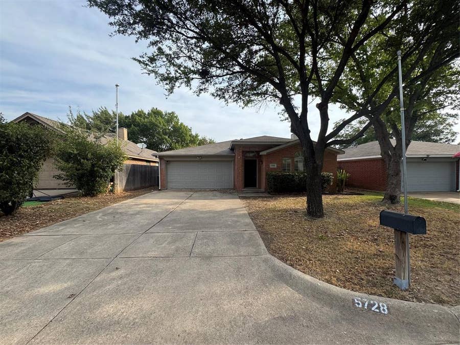 Property photo for 5728 Northfield Drive, Fort Worth, TX
