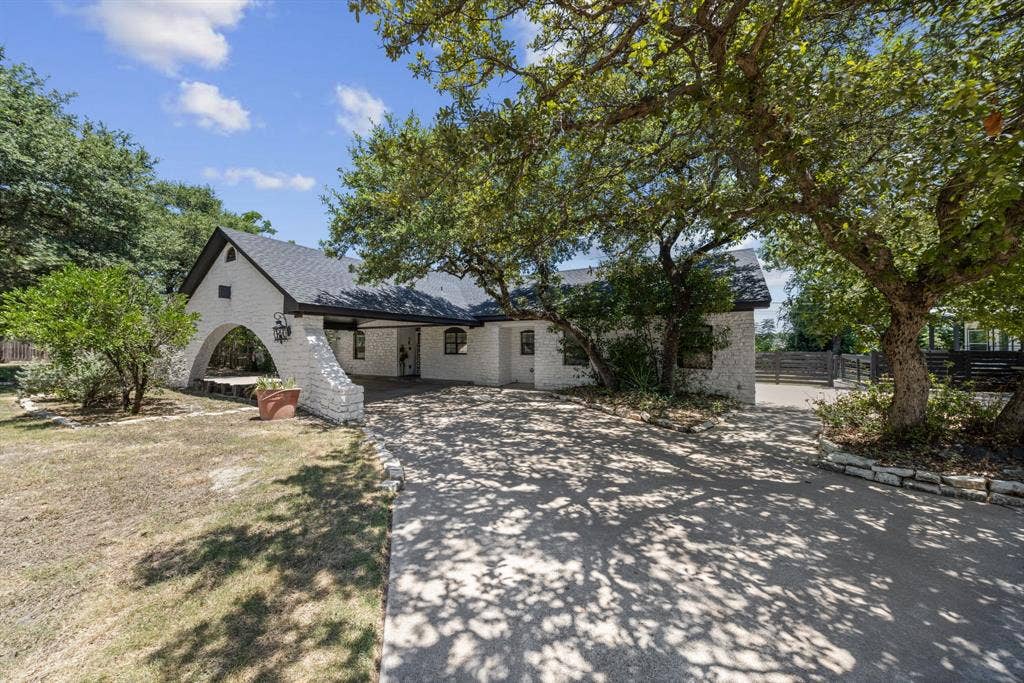 349 Arrowhead Point Road, Belton, TX 76513 349 Arrowhead Point Road, Belton, TX 76513