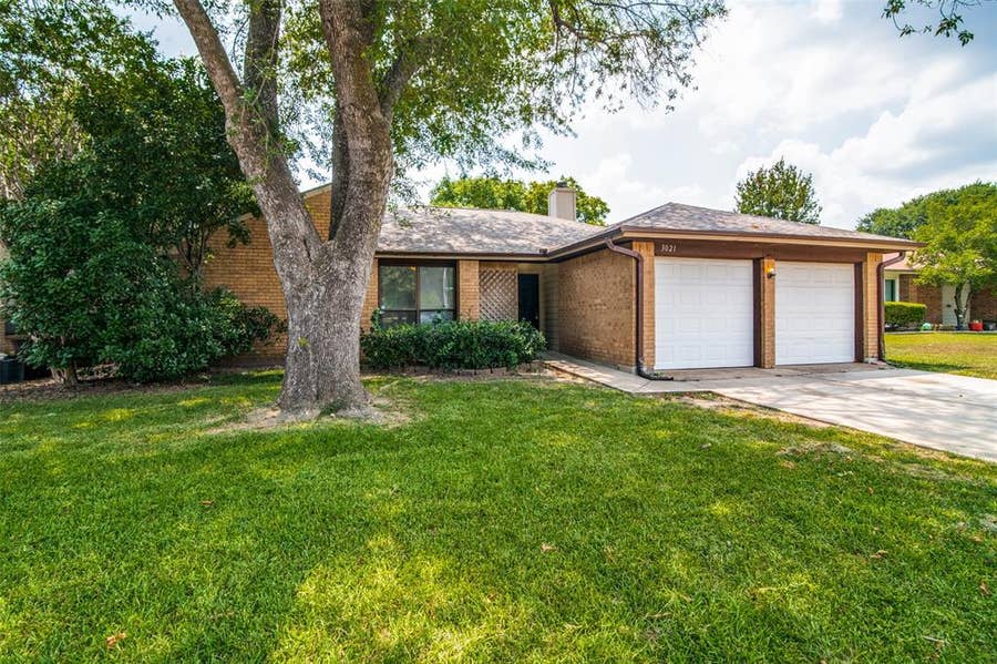 Property photo for 3021 Colony Drive, Mesquite, TX