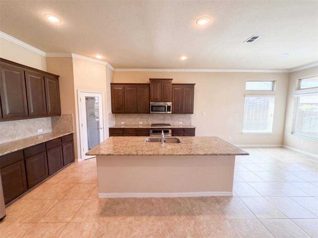 3912 Gennaker Drive, Denton, TX 76210