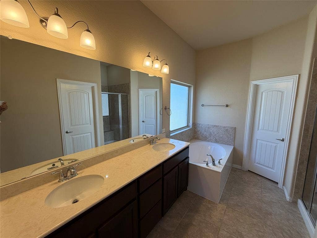 3912 Gennaker Drive, Denton, TX 76210