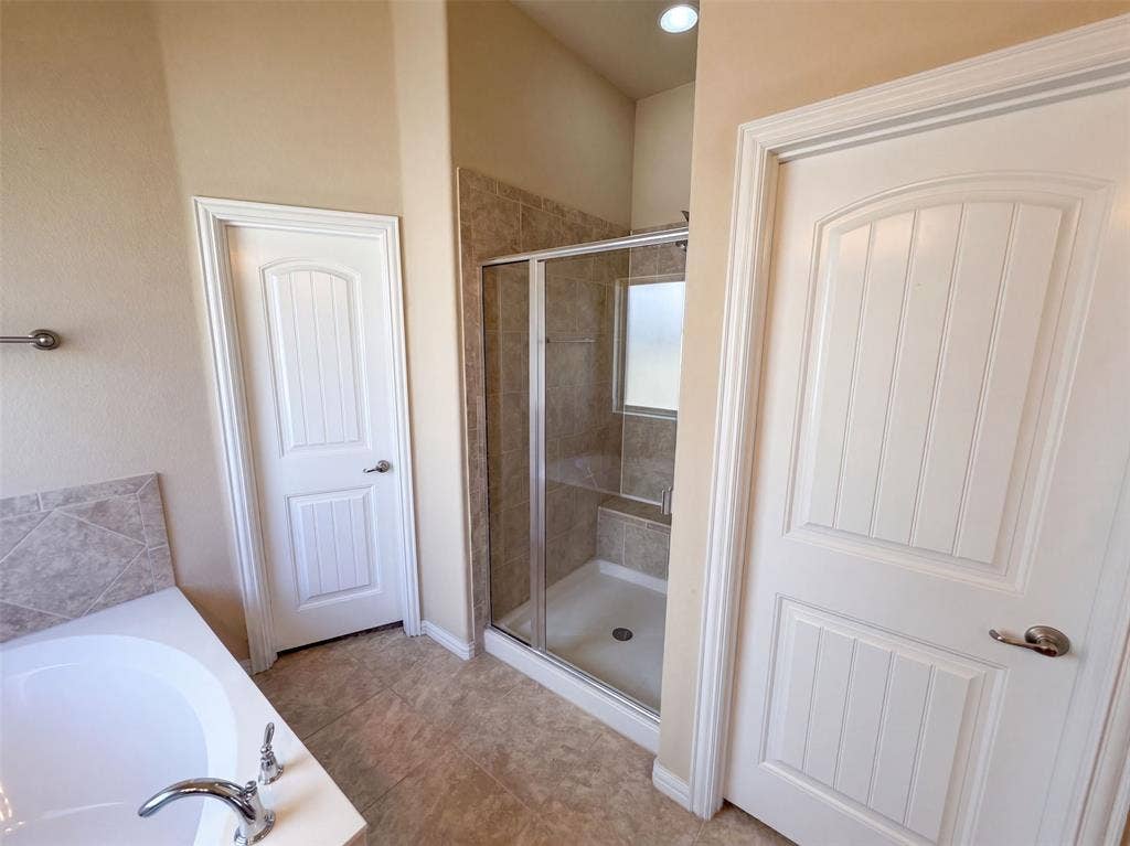 3912 Gennaker Drive, Denton, TX 76210