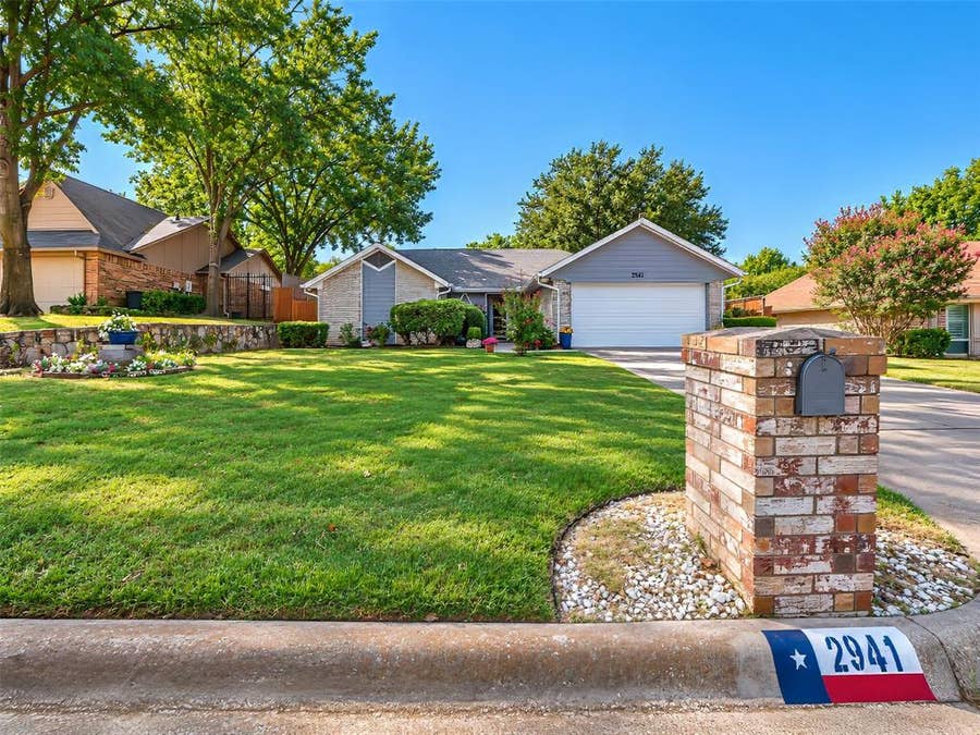 Property photo for 2941 Cresthaven Drive, Grapevine, TX