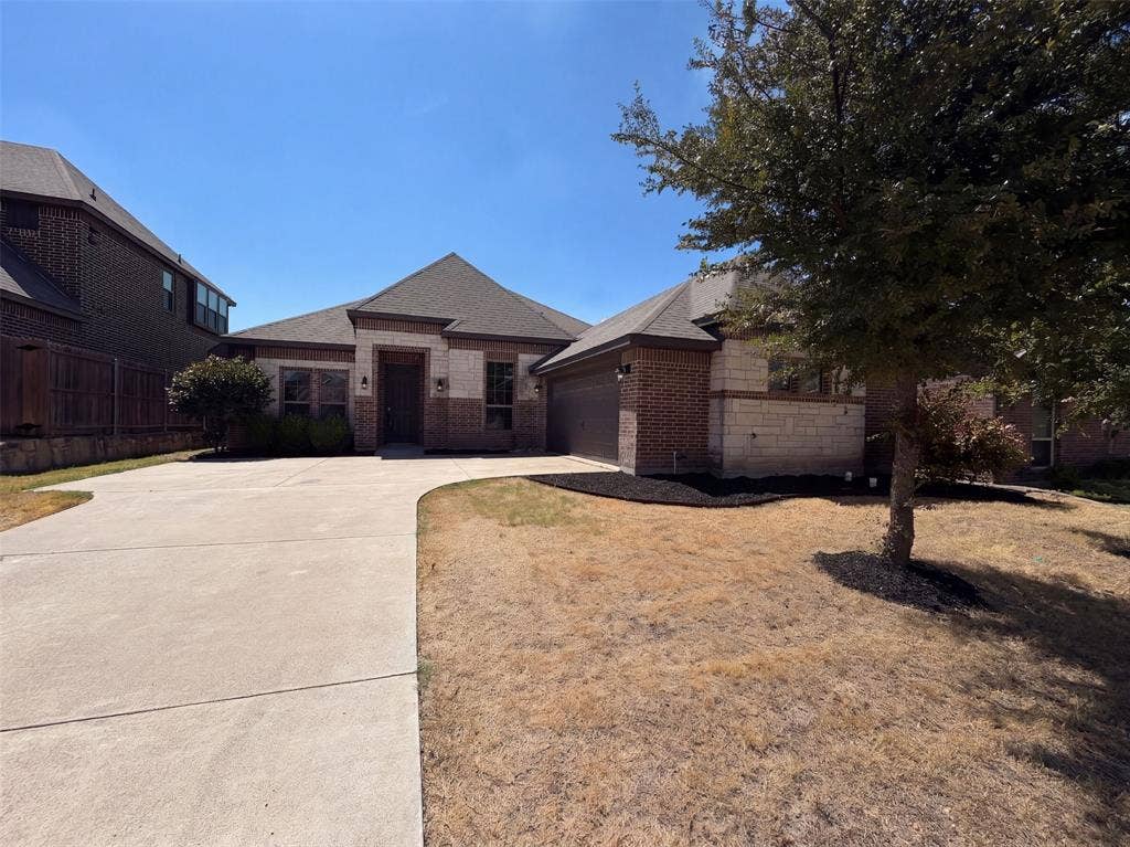 130 Red Pine Drive, Red Oak, TX 75154 130 Red Pine Drive, Red Oak, TX 75154