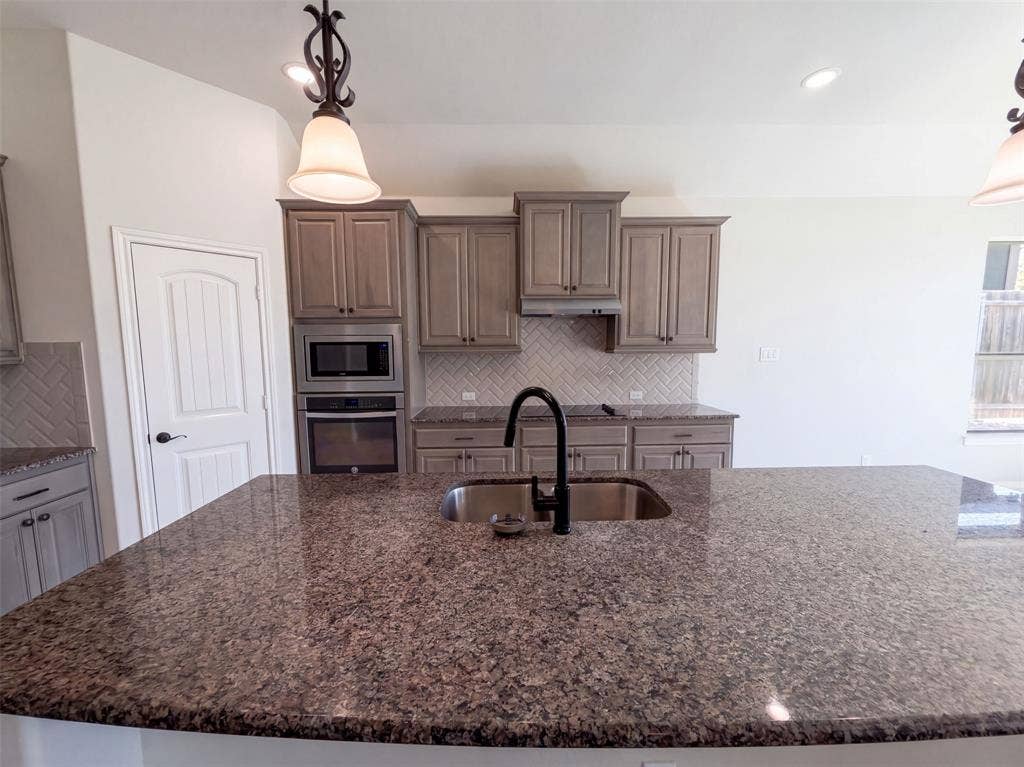 130 Red Pine Drive, Red Oak, TX 75154 130 Red Pine Drive, Red Oak, TX 75154