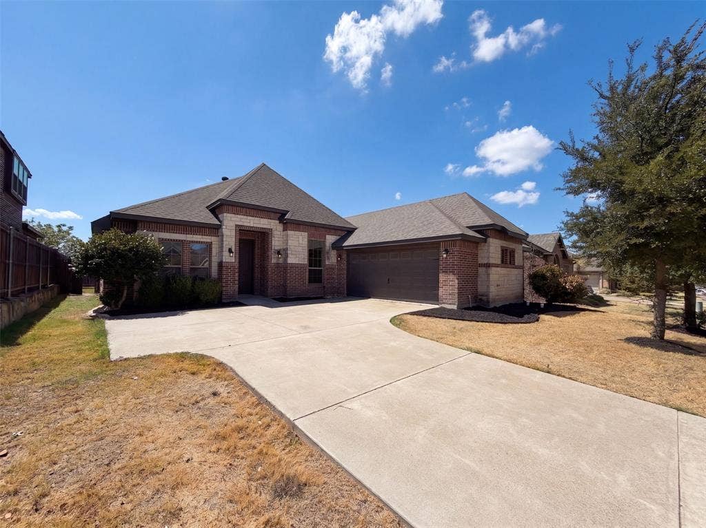 130 Red Pine Drive, Red Oak, TX 75154 130 Red Pine Drive, Red Oak, TX 75154